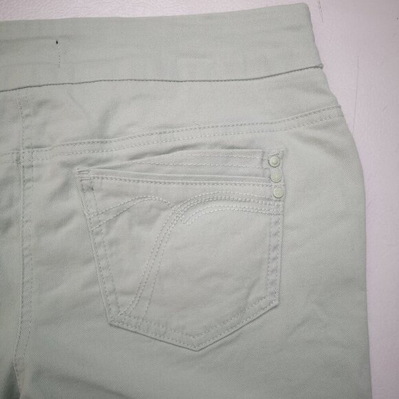 Reitmans Jeans Ladies Size 10 Petite Mint Green Pull On Style Capri Pants - Picture 8 of 11